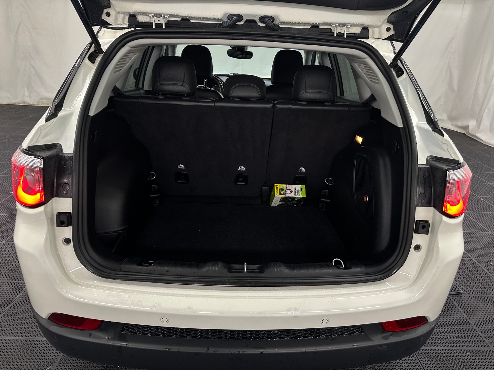 Thumbnail: 2019 Jeep Compass - 6