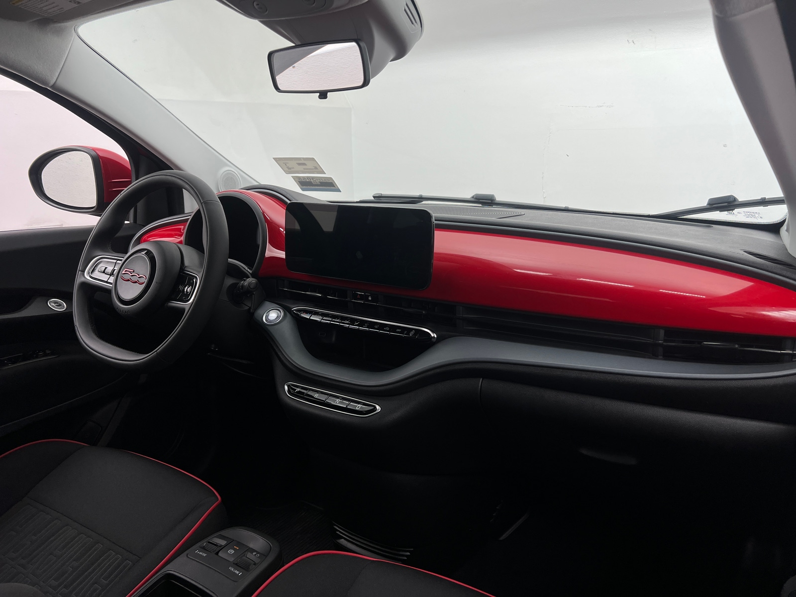 Thumbnail: 2024 Fiat 500e - 3