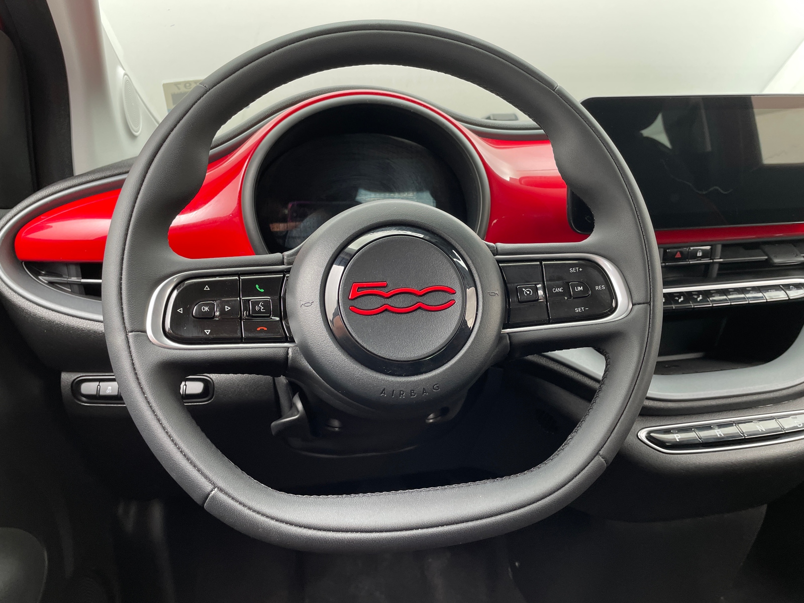 Thumbnail: 2024 Fiat 500e - 4