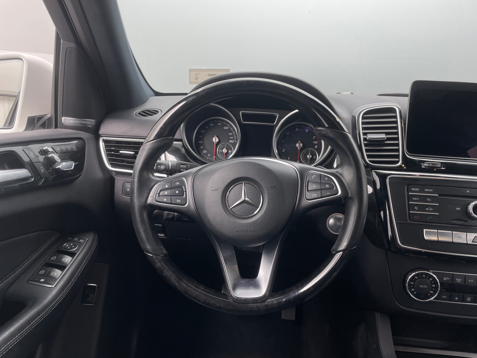 Thumbnail: 2017 Mercedes-Benz GLE - 4