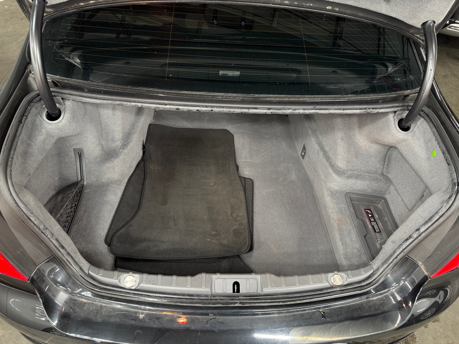 Thumbnail: 2011 BMW 7 Series - 7