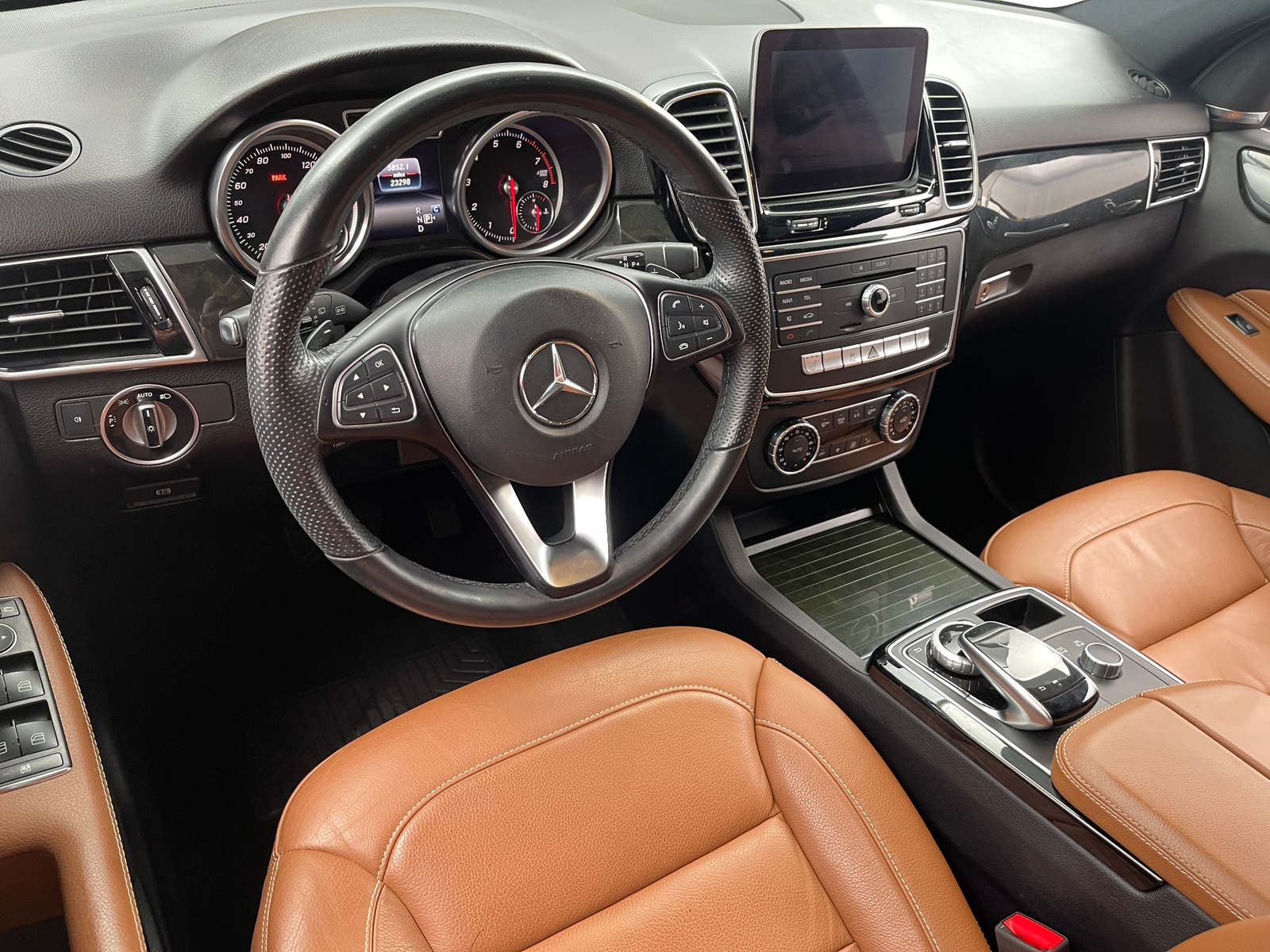 Thumbnail: 2018 Mercedes-Benz GLE - 2