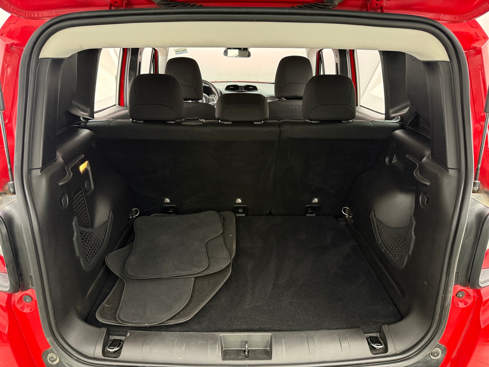 Thumbnail: 2019 Jeep Renegade - 7