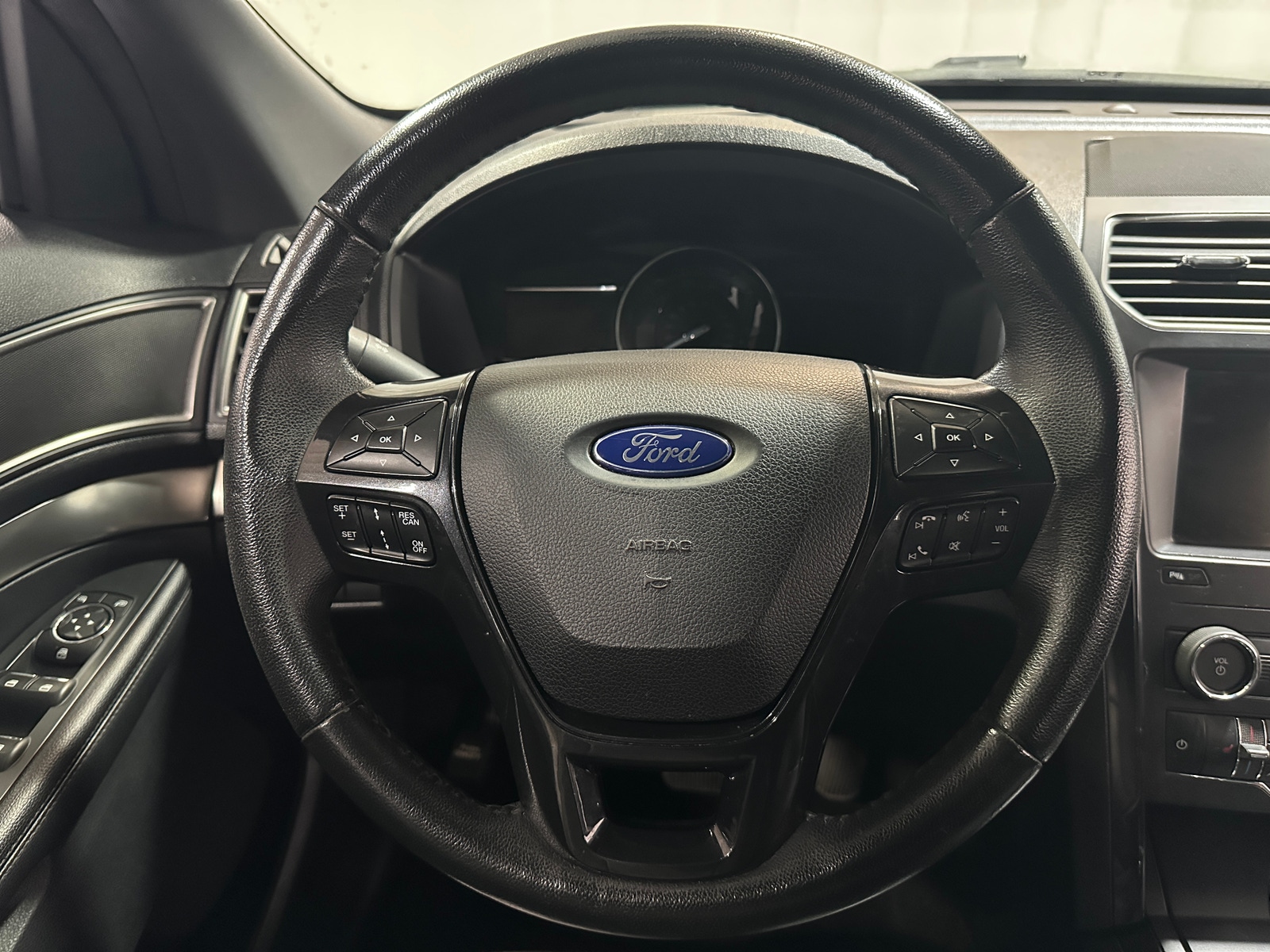 Thumbnail: 2018 Ford Explorer - 4