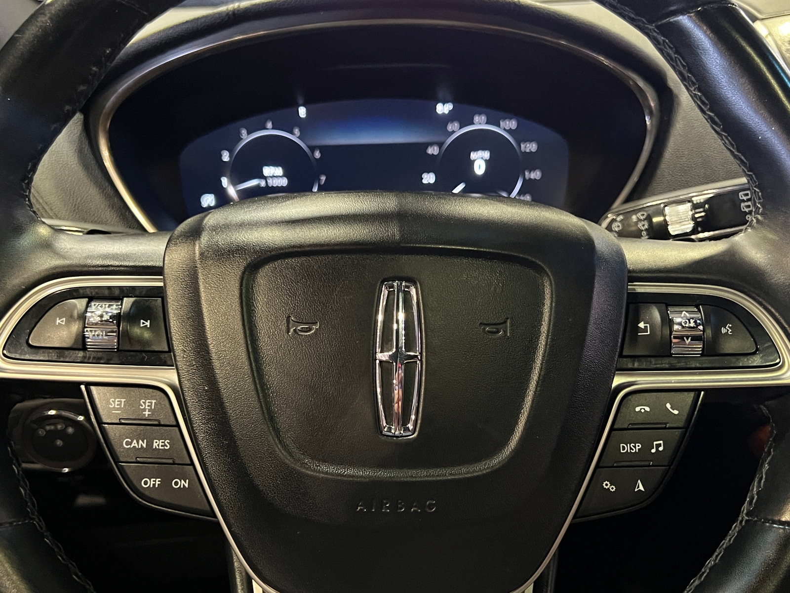 Thumbnail: 2020 Lincoln Nautilus - 4