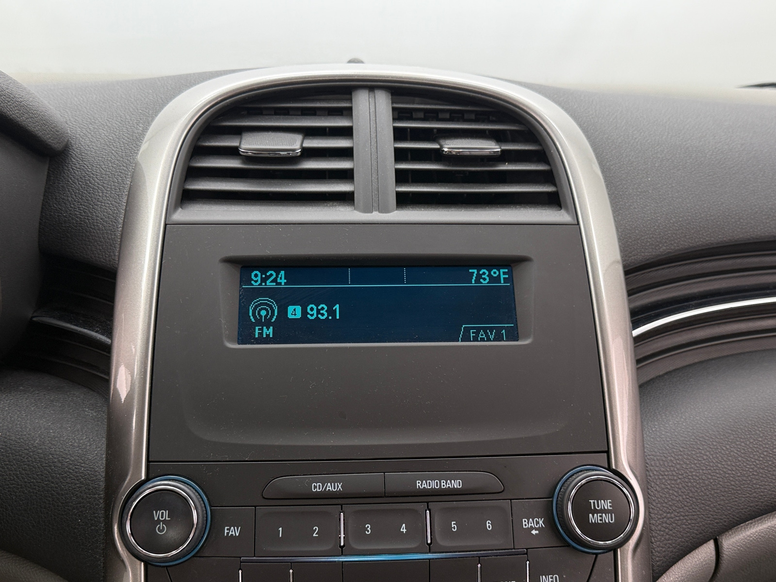 Thumbnail: 2014 Chevrolet Malibu - 4