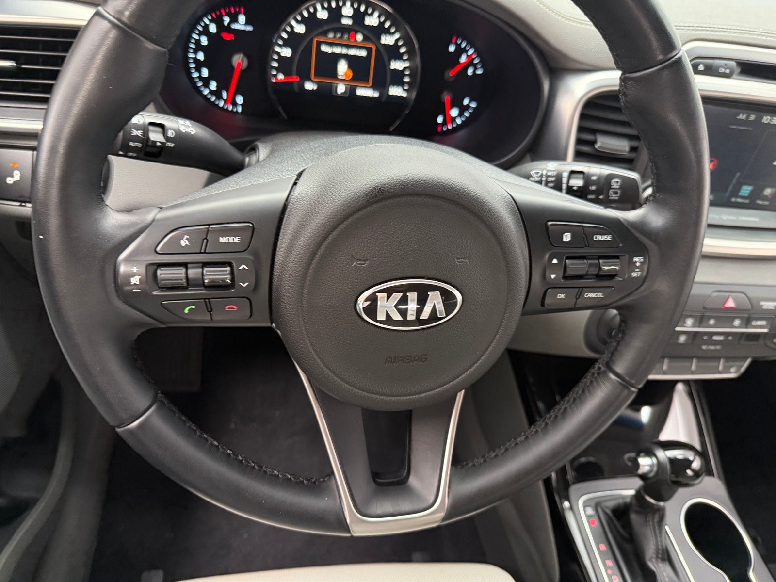 Thumbnail: 2016 Kia Sorento - 4