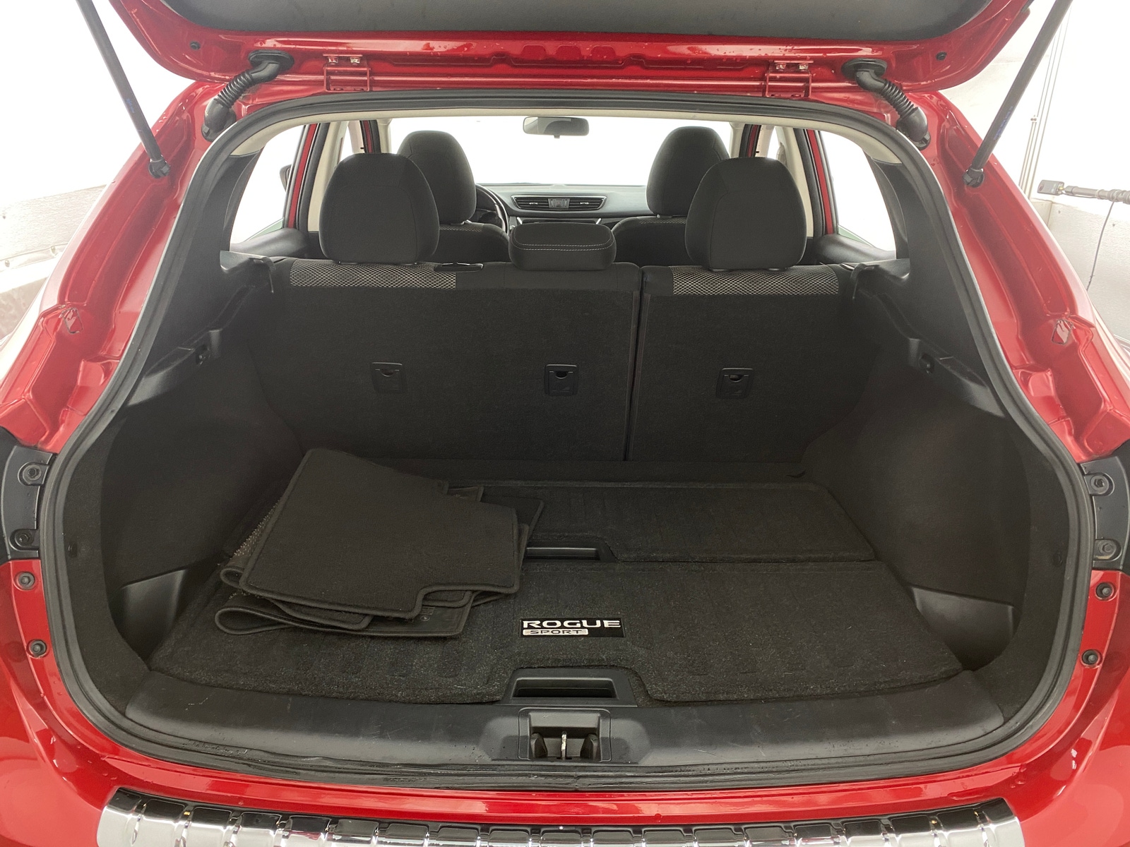 Thumbnail: 2018 Nissan Rogue Sport - 7