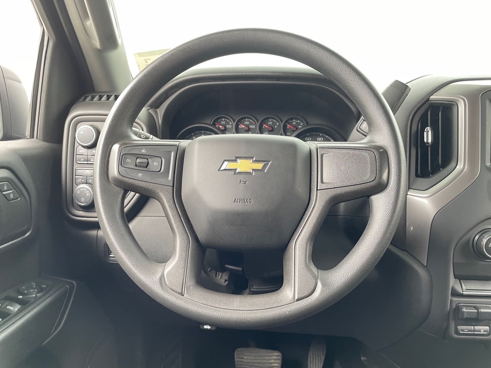 Thumbnail: 2020 Chevrolet Silverado 1500 - 5