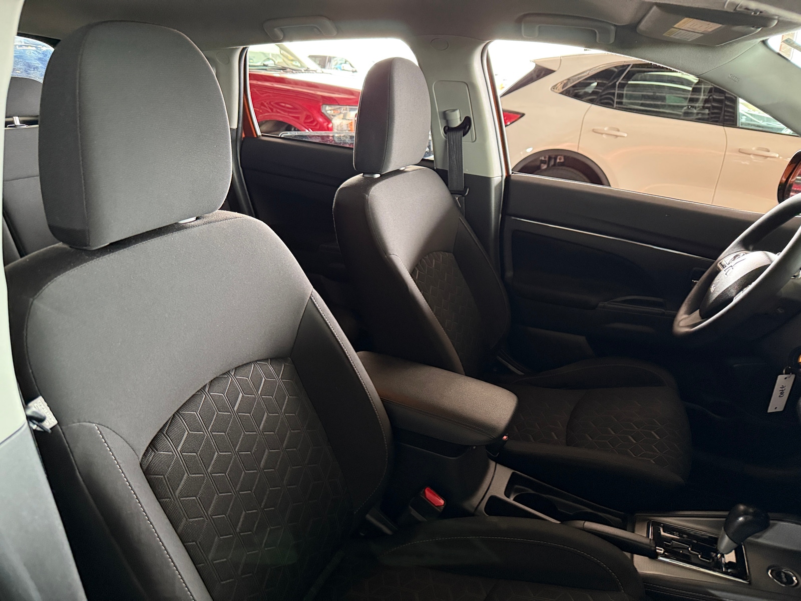 Thumbnail: 2020 Mitsubishi Outlander Sport - 2