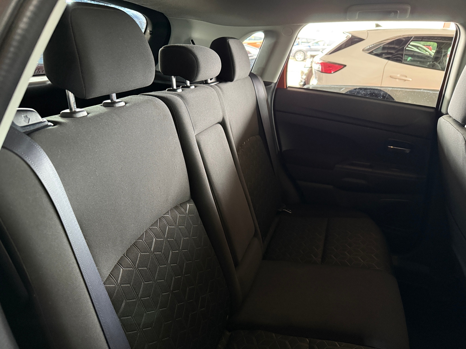 Thumbnail: 2020 Mitsubishi Outlander Sport - 6