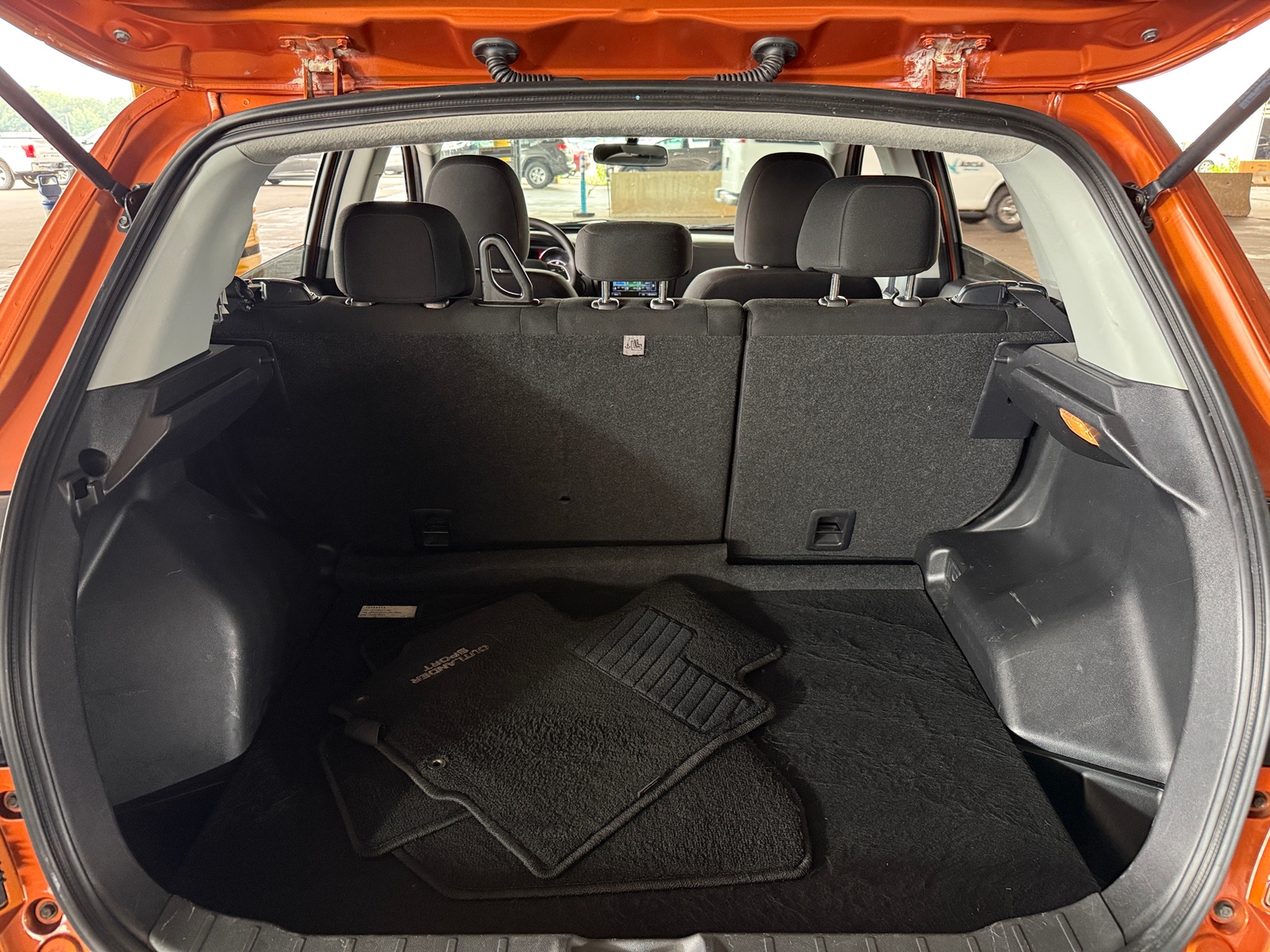 Thumbnail: 2020 Mitsubishi Outlander Sport - 7