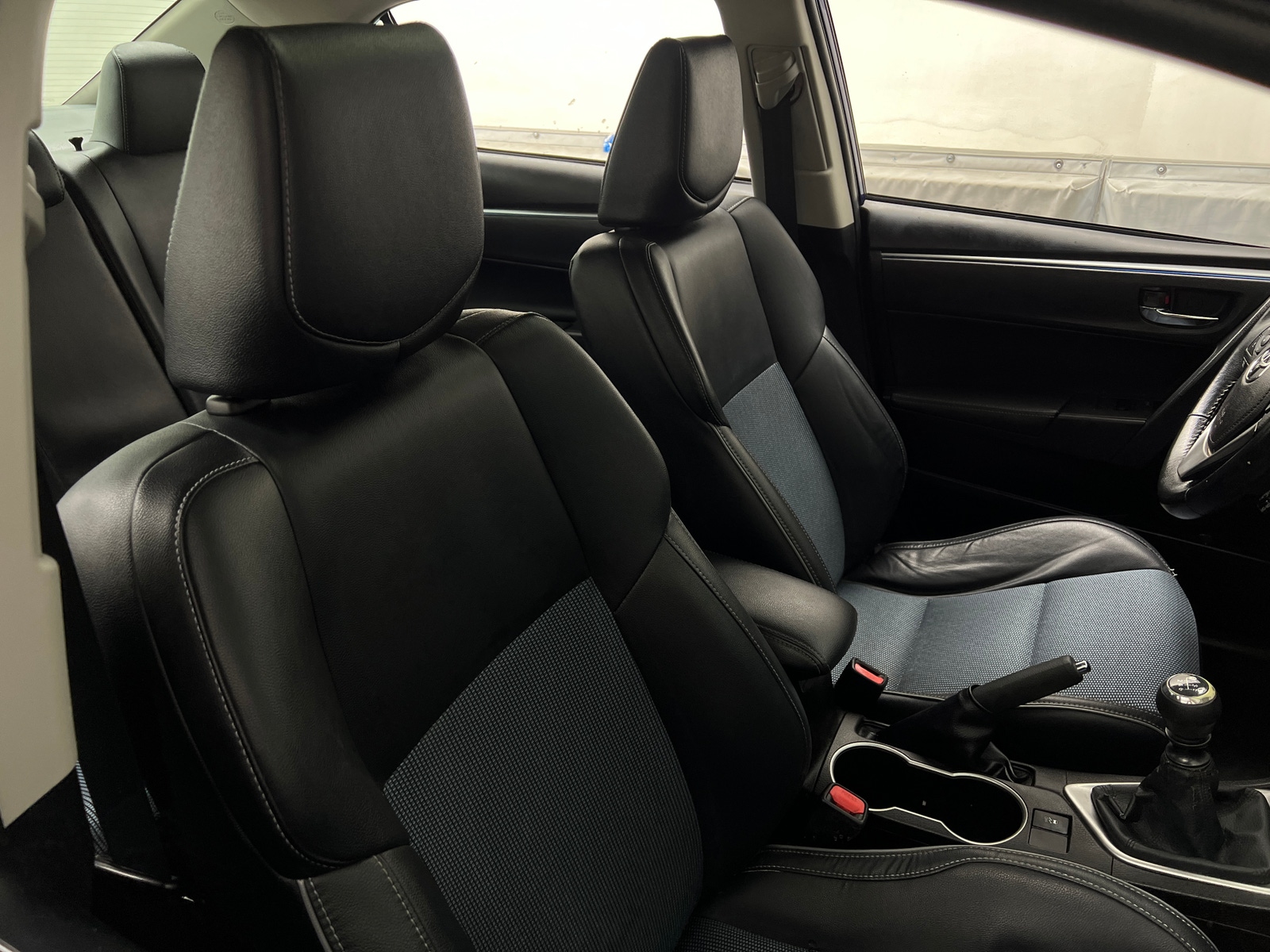 Thumbnail: 2014 Toyota Corolla - 2