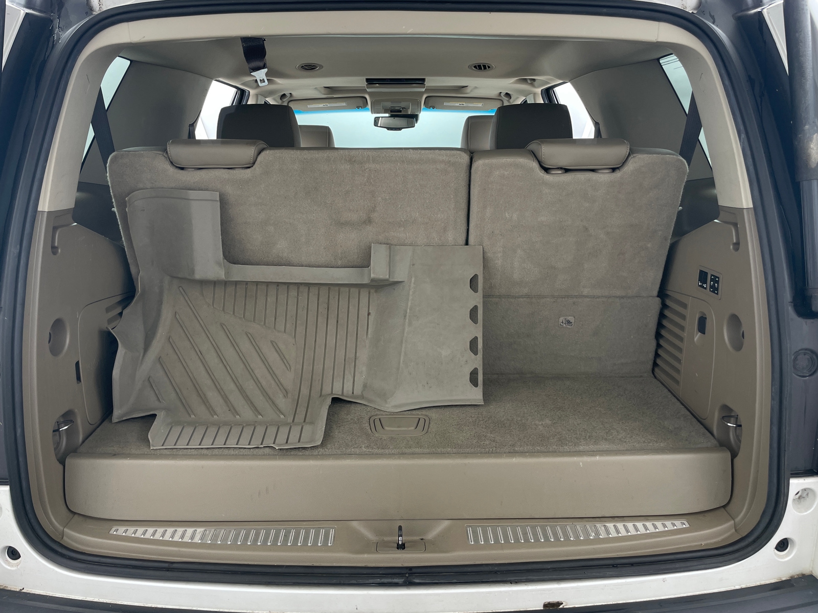 Thumbnail: 2019 Chevrolet Tahoe - 6