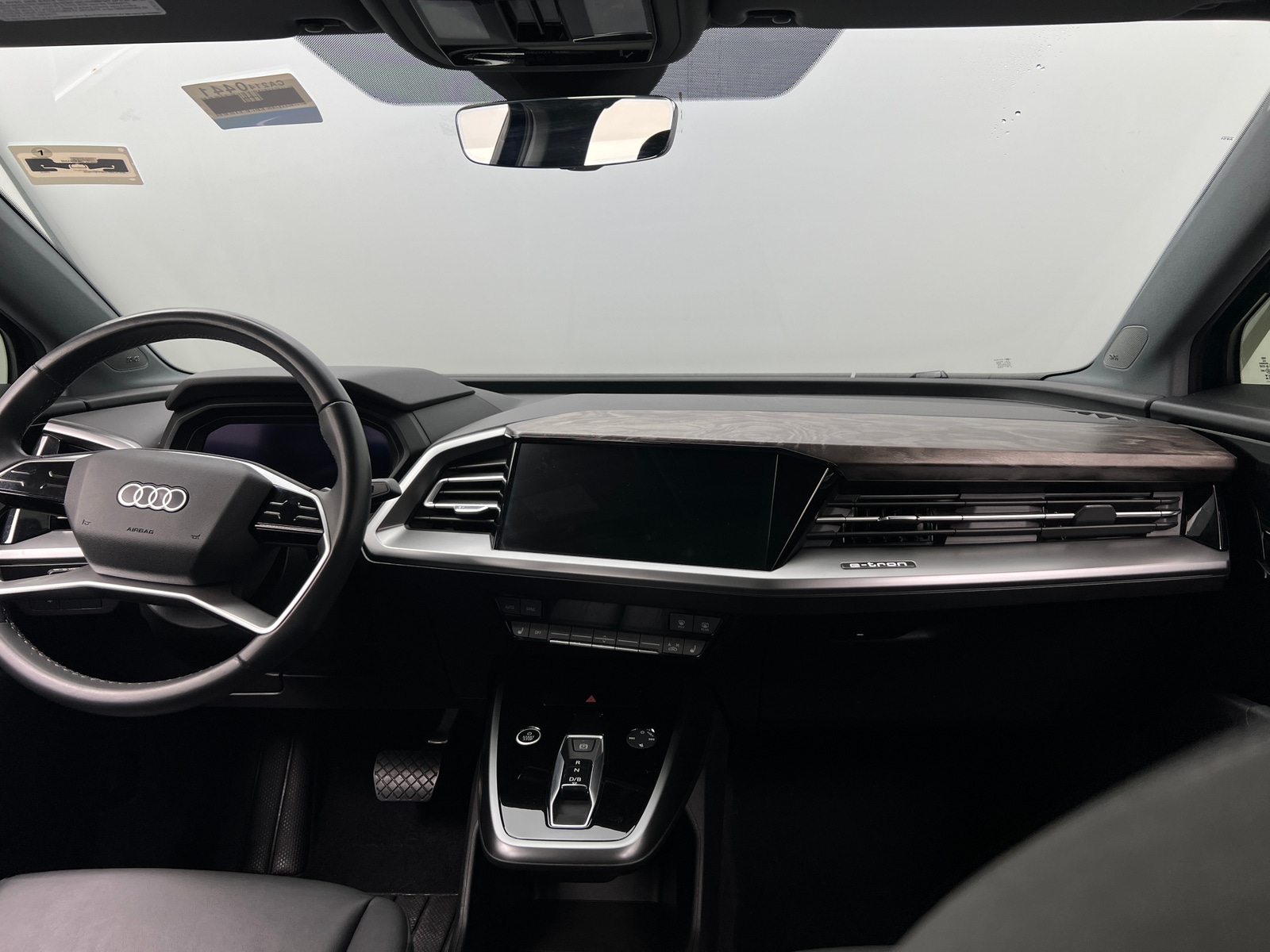 Thumbnail: 2023 Audi Q4 e-tron - 2