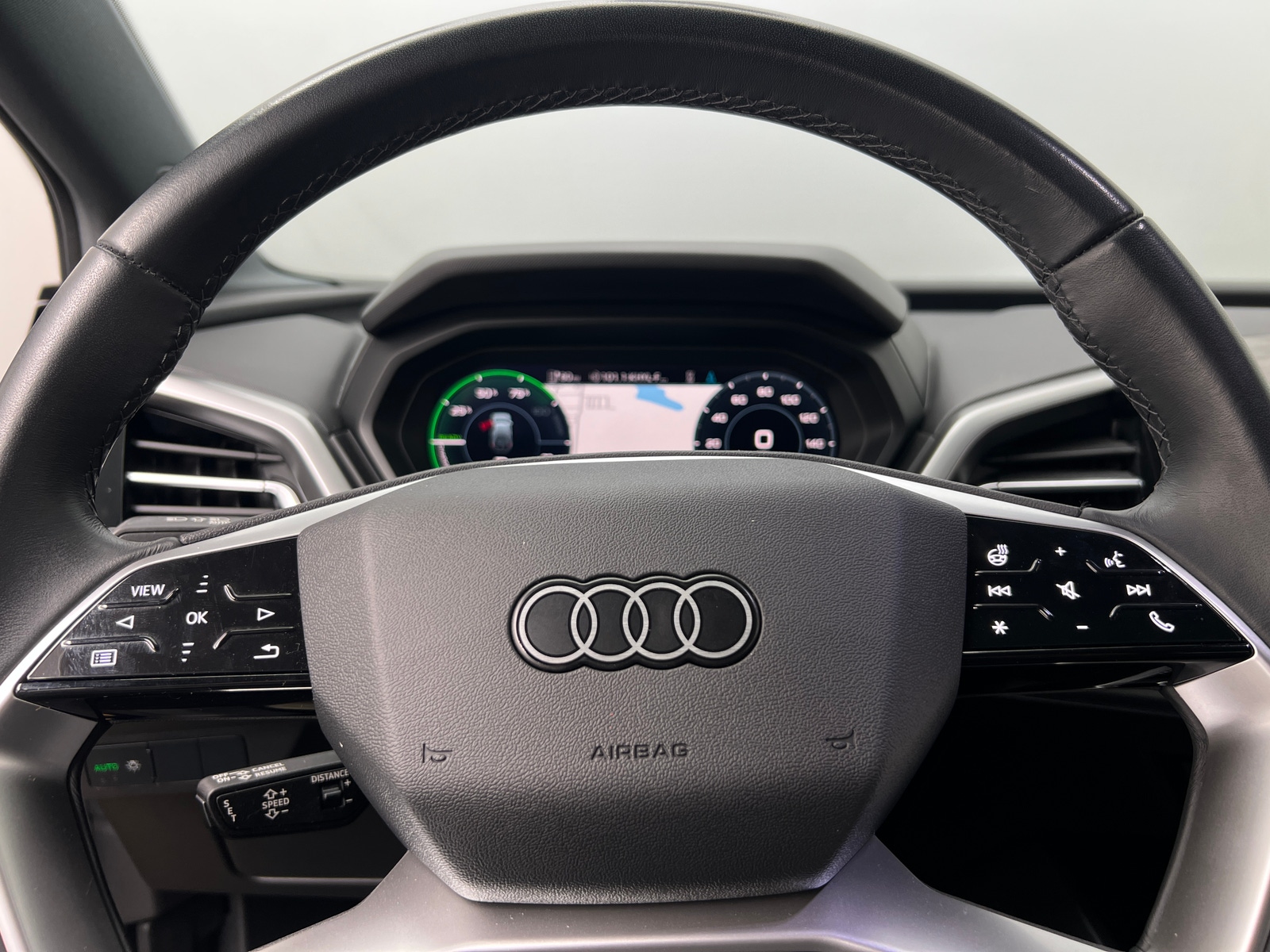 Thumbnail: 2023 Audi Q4 e-tron - 4