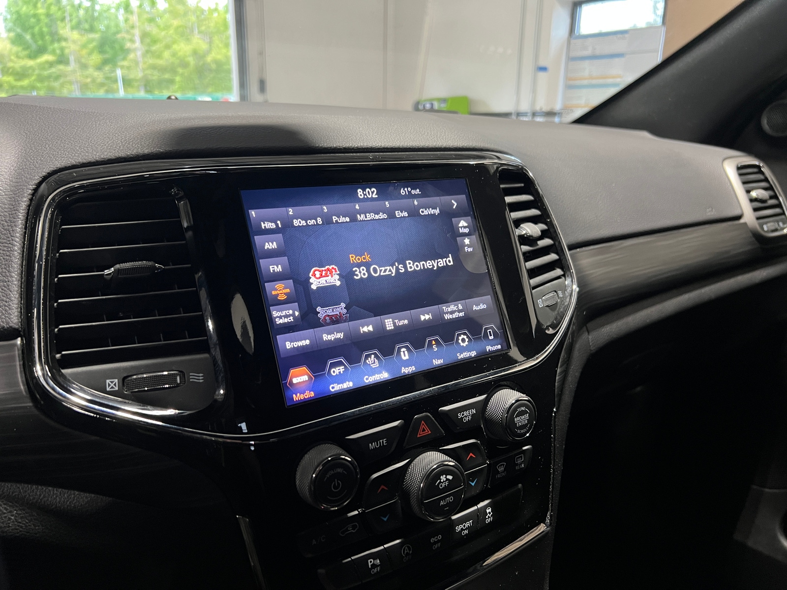 Thumbnail: 2019 Jeep Grand Cherokee - 3