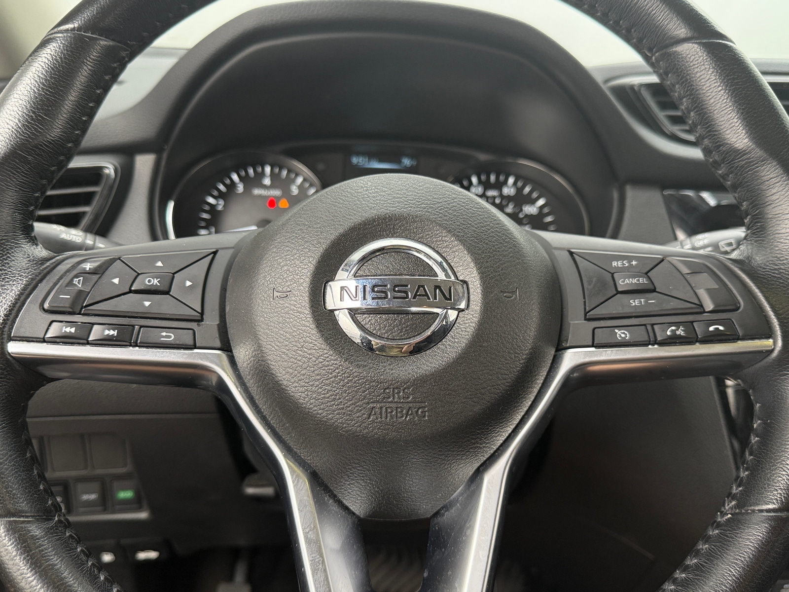 Thumbnail: 2017 Nissan Rogue - 5