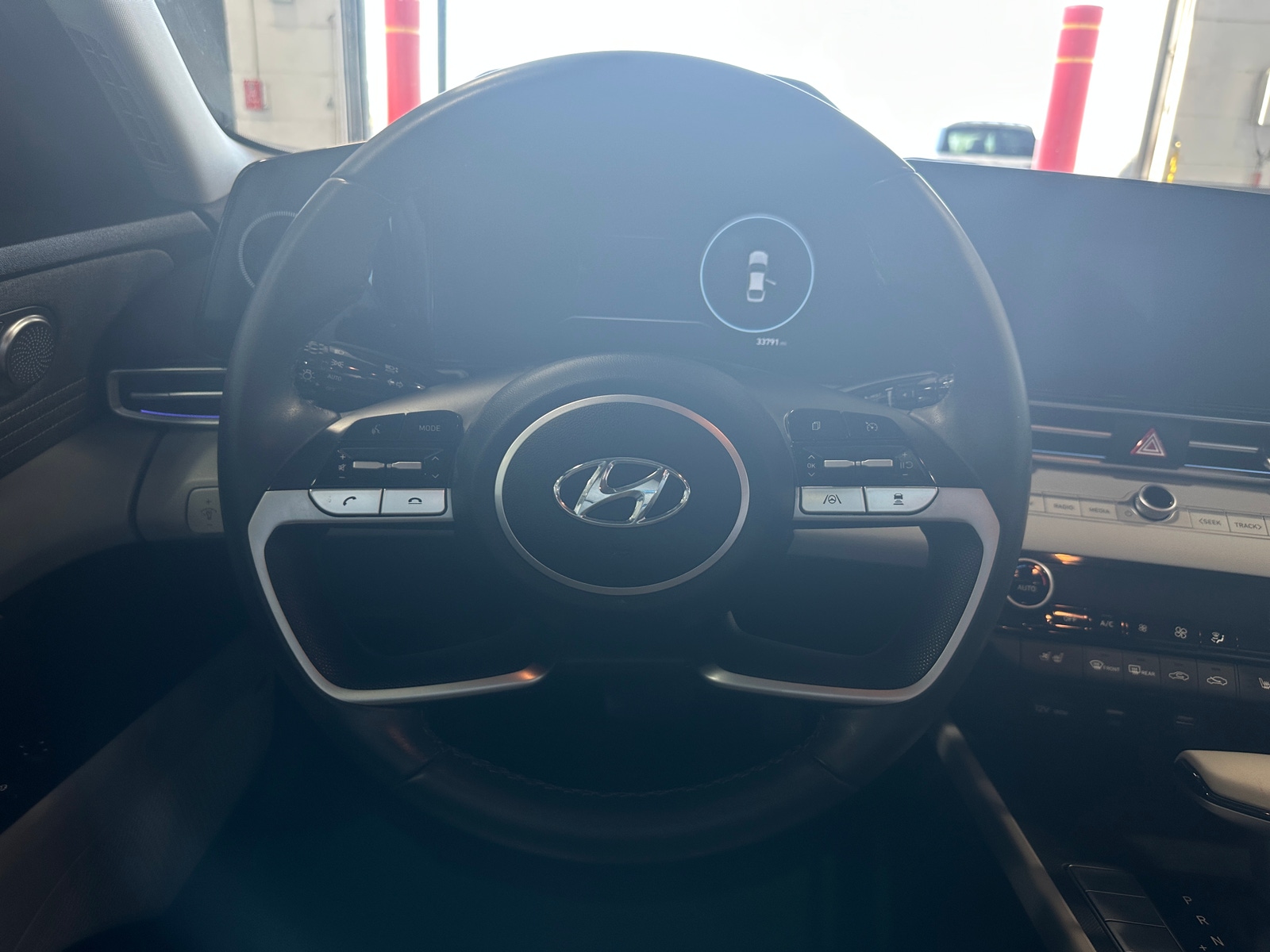Thumbnail: 2023 Hyundai Elantra - 4