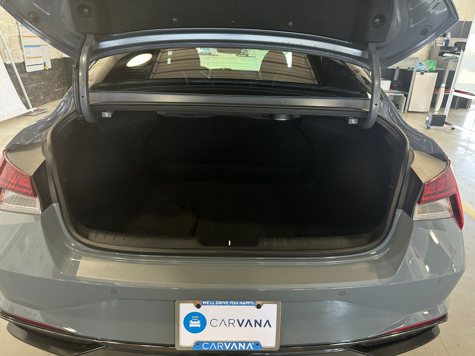 Thumbnail: 2023 Hyundai Elantra - 6