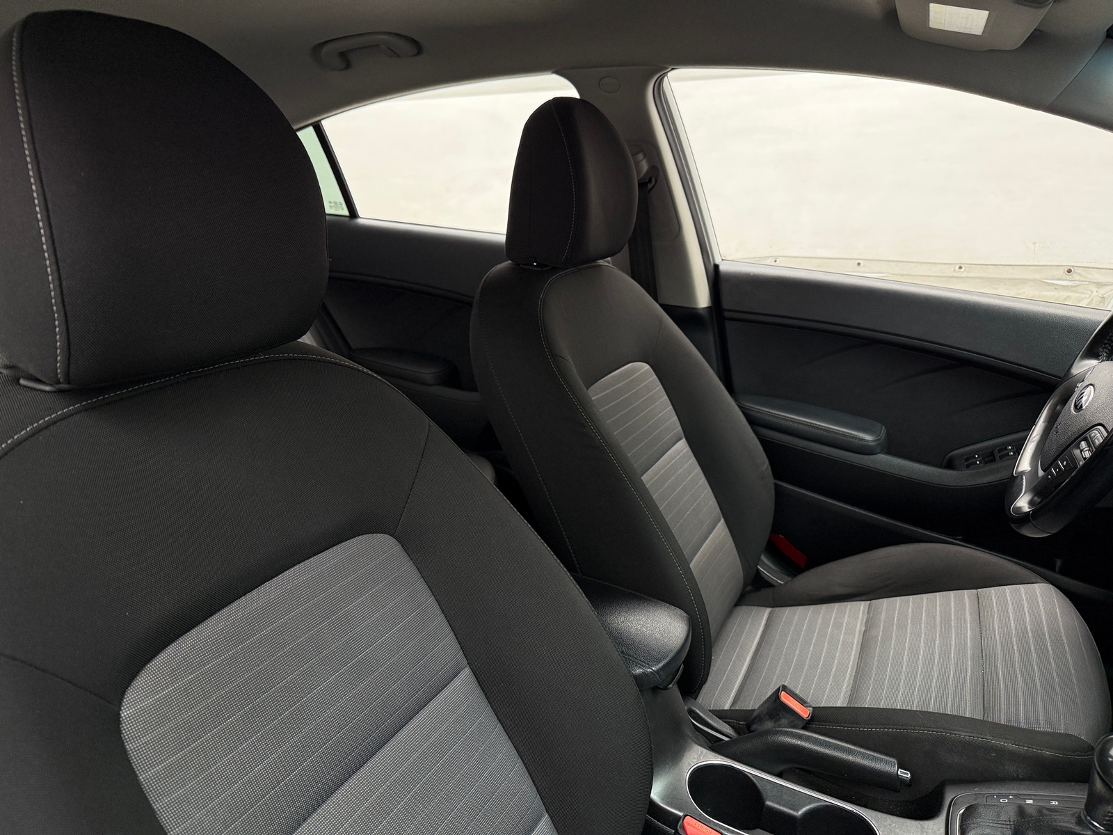 Thumbnail: 2016 Kia Forte - 2
