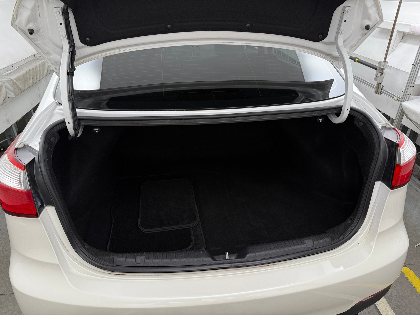 Thumbnail: 2016 Kia Forte - 7