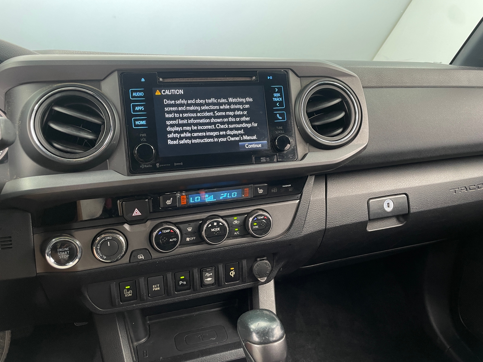 Thumbnail: 2016 Toyota Tacoma - 4
