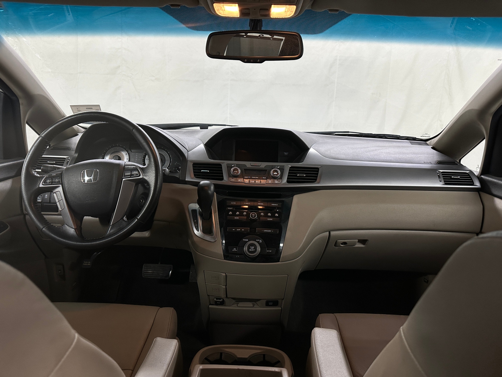 Thumbnail: 2011 Honda Odyssey - 2