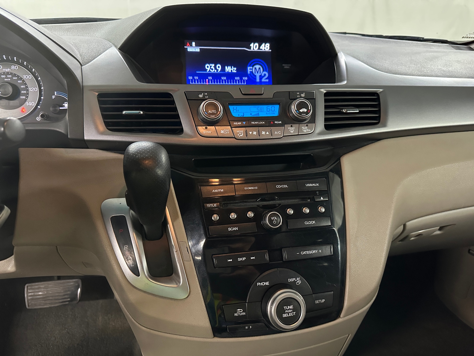 Thumbnail: 2011 Honda Odyssey - 3