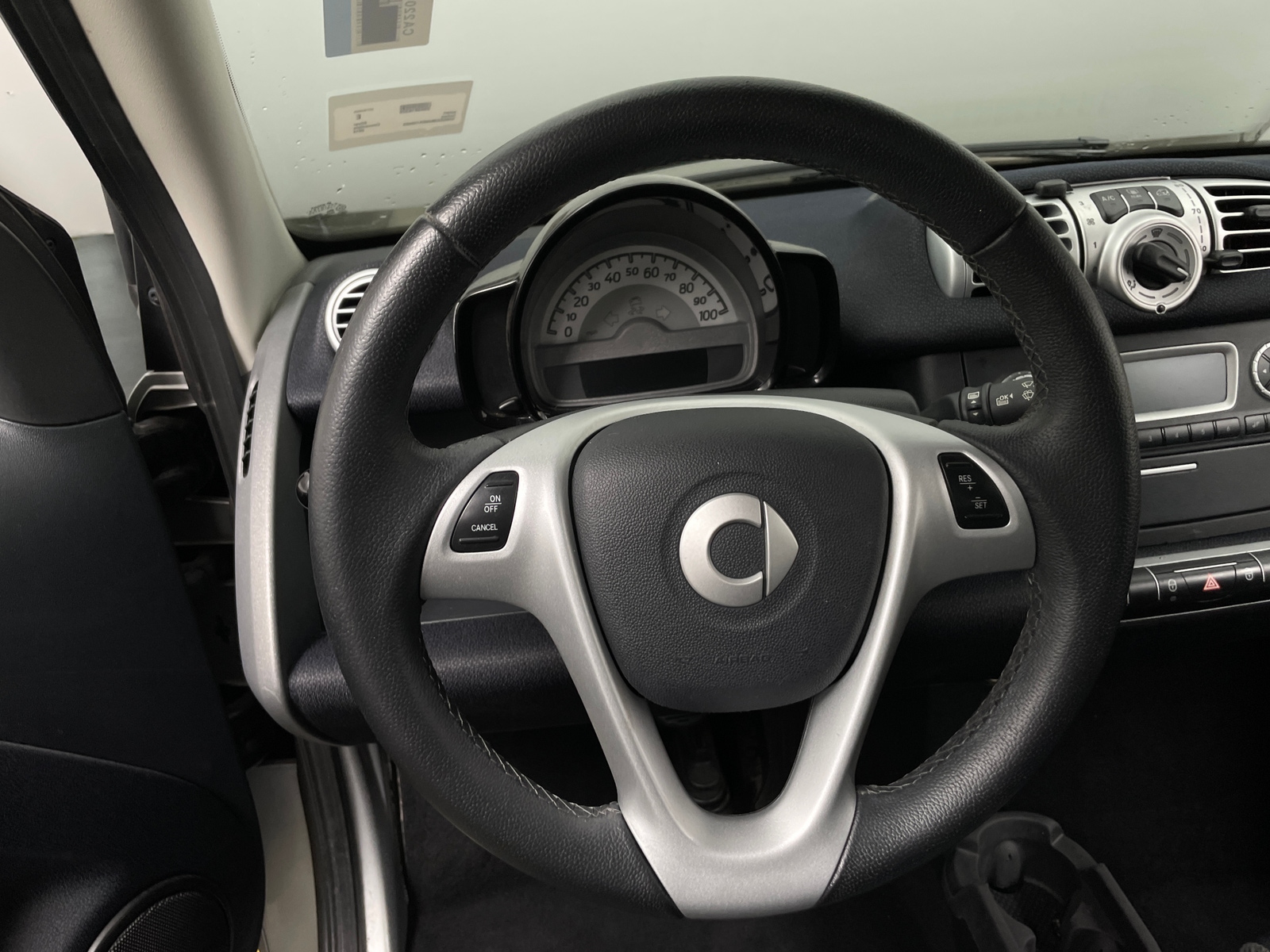 Thumbnail: 2014 smart fortwo - 5
