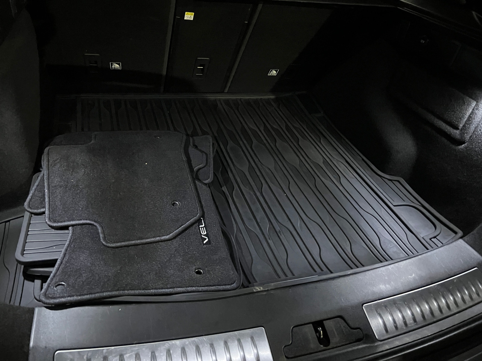 Thumbnail: 2019 Land Rover Range Rover Velar - 6