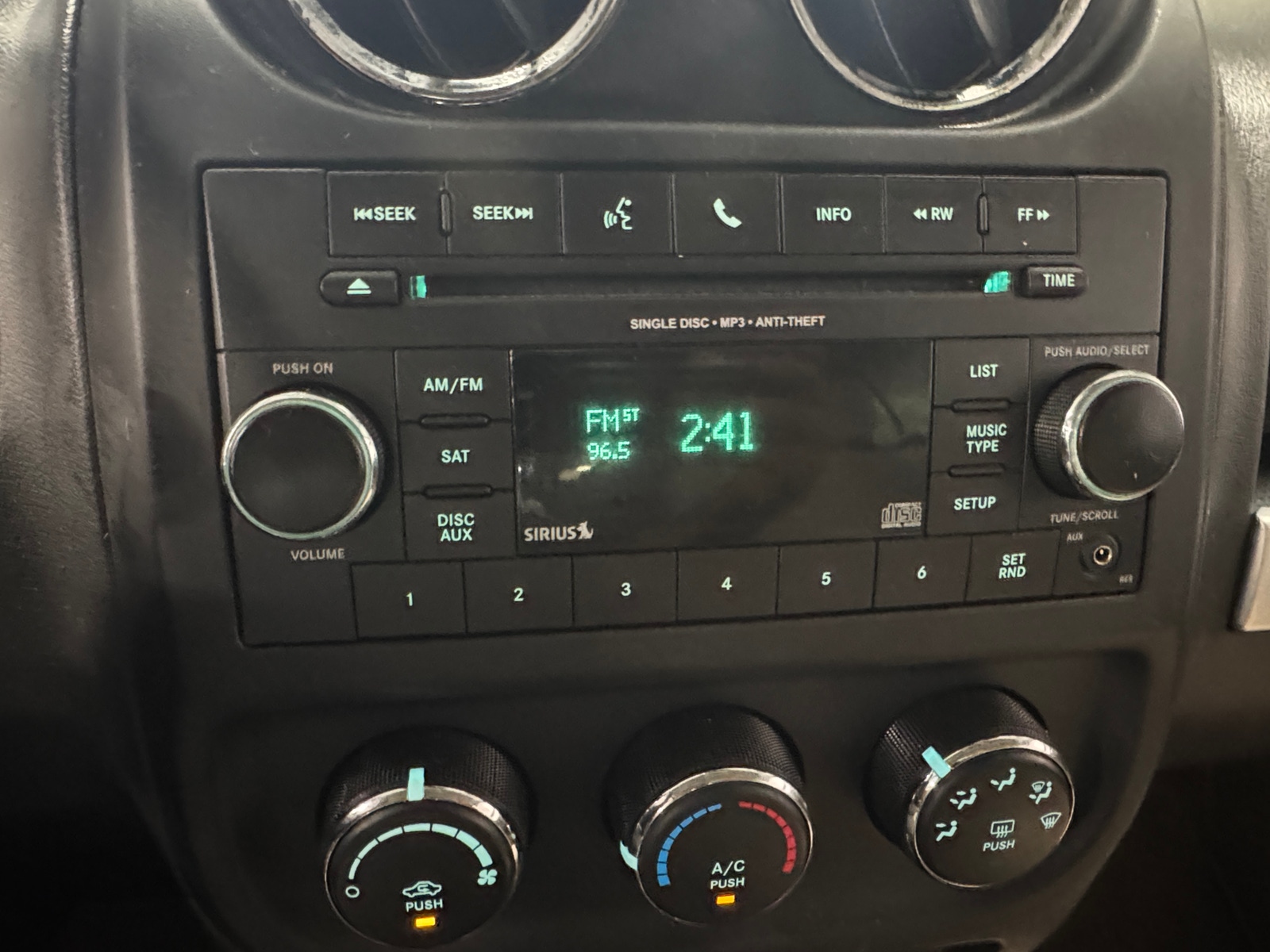 Thumbnail: 2015 Jeep Compass - 4