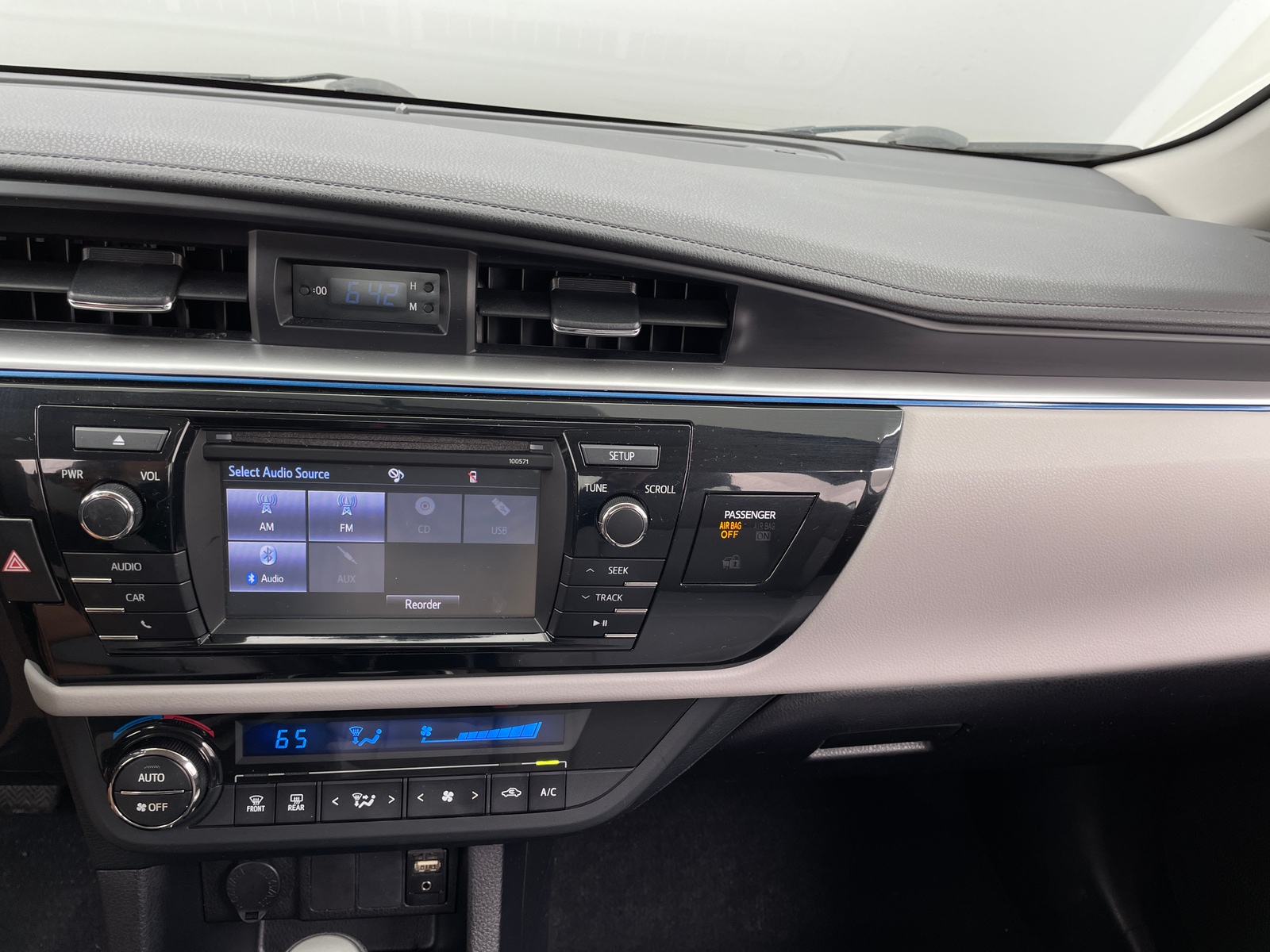 Thumbnail: 2016 Toyota Corolla - 4