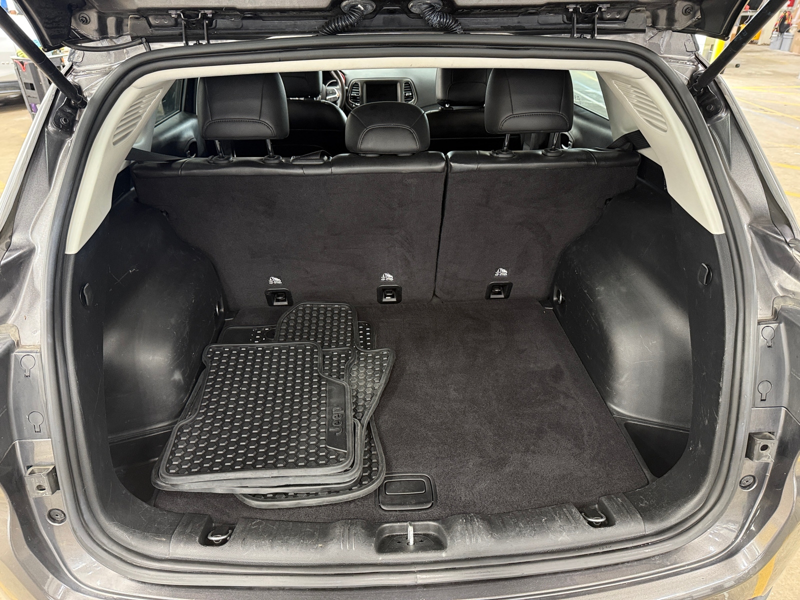 Thumbnail: 2019 Jeep Compass - 6