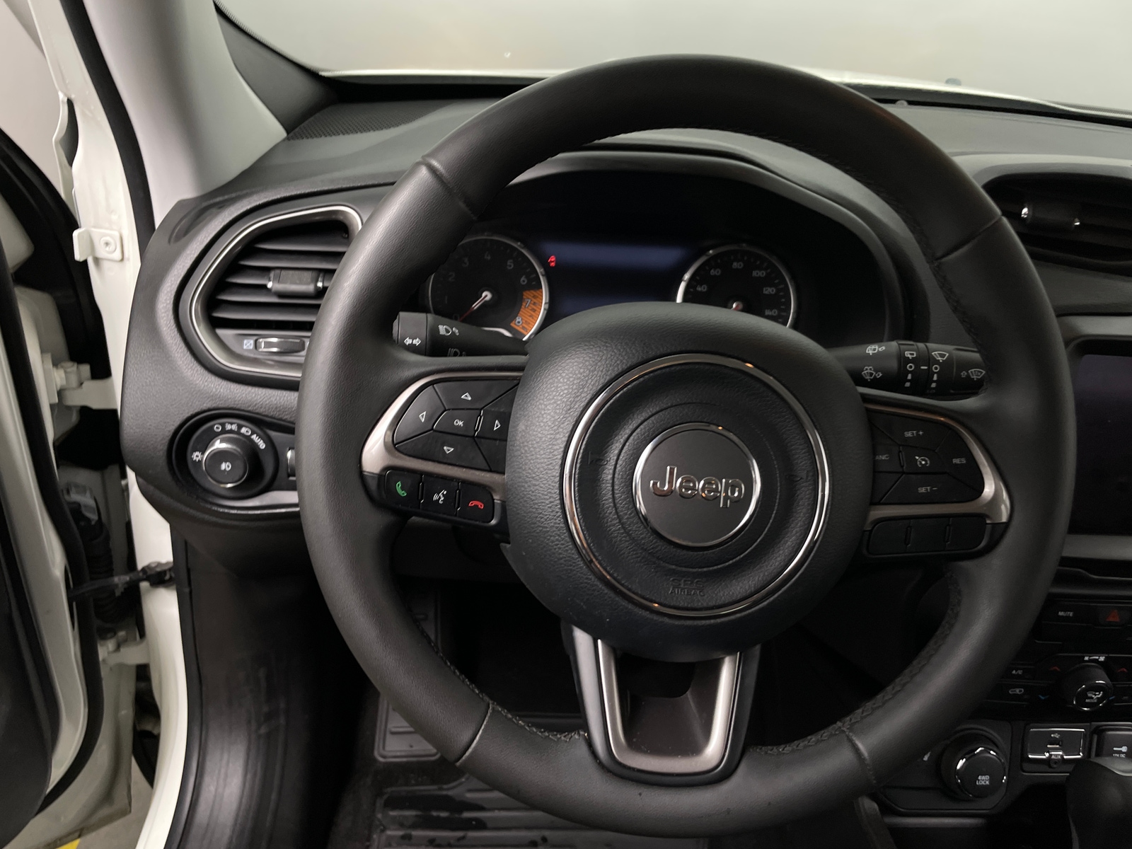 Thumbnail: 2022 Jeep Renegade - 5
