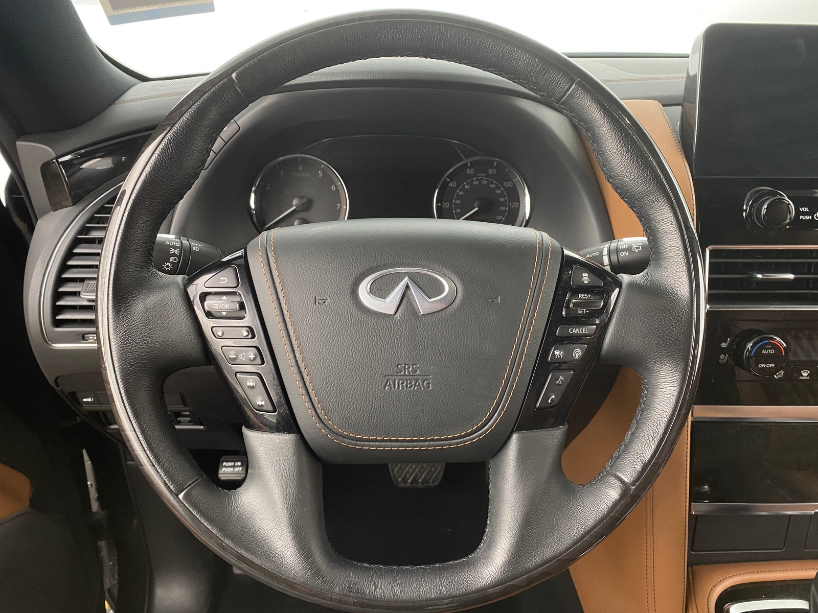 Thumbnail: 2022 INFINITI QX80 - 4