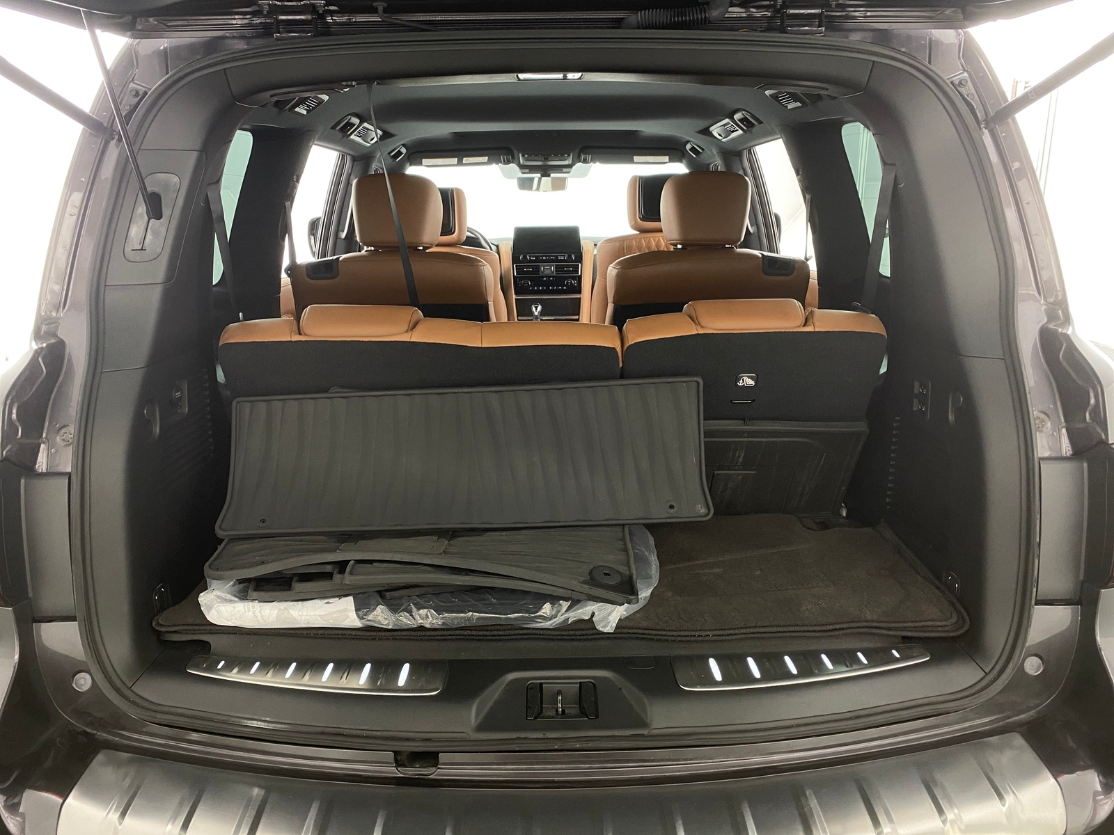 Thumbnail: 2022 INFINITI QX80 - 6
