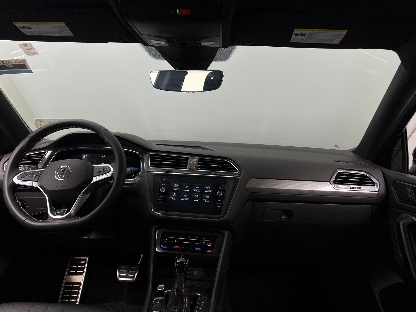 Thumbnail: 2023 Volkswagen Tiguan - 2