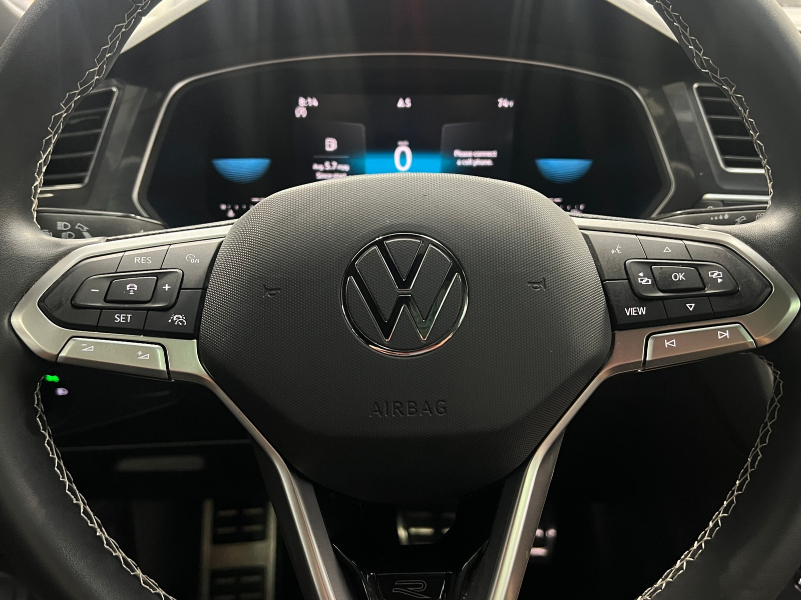 Thumbnail: 2023 Volkswagen Tiguan - 4