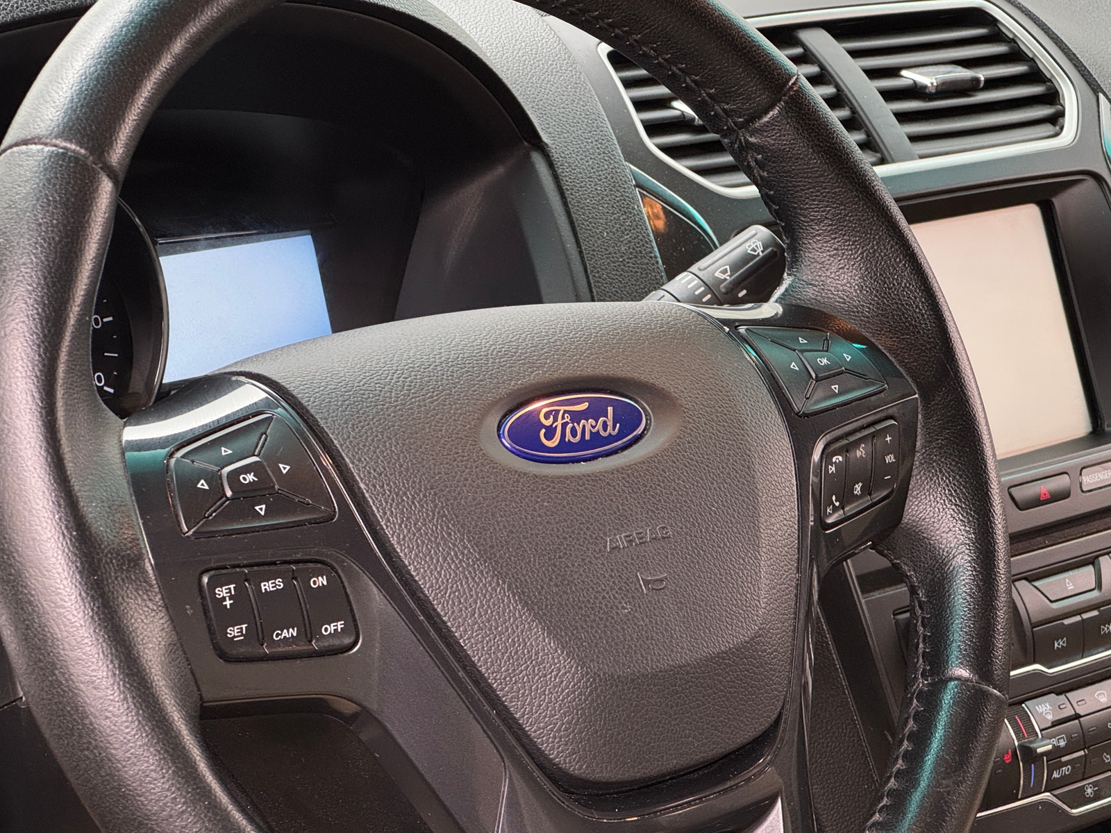 Thumbnail: 2016 Ford Explorer - 4