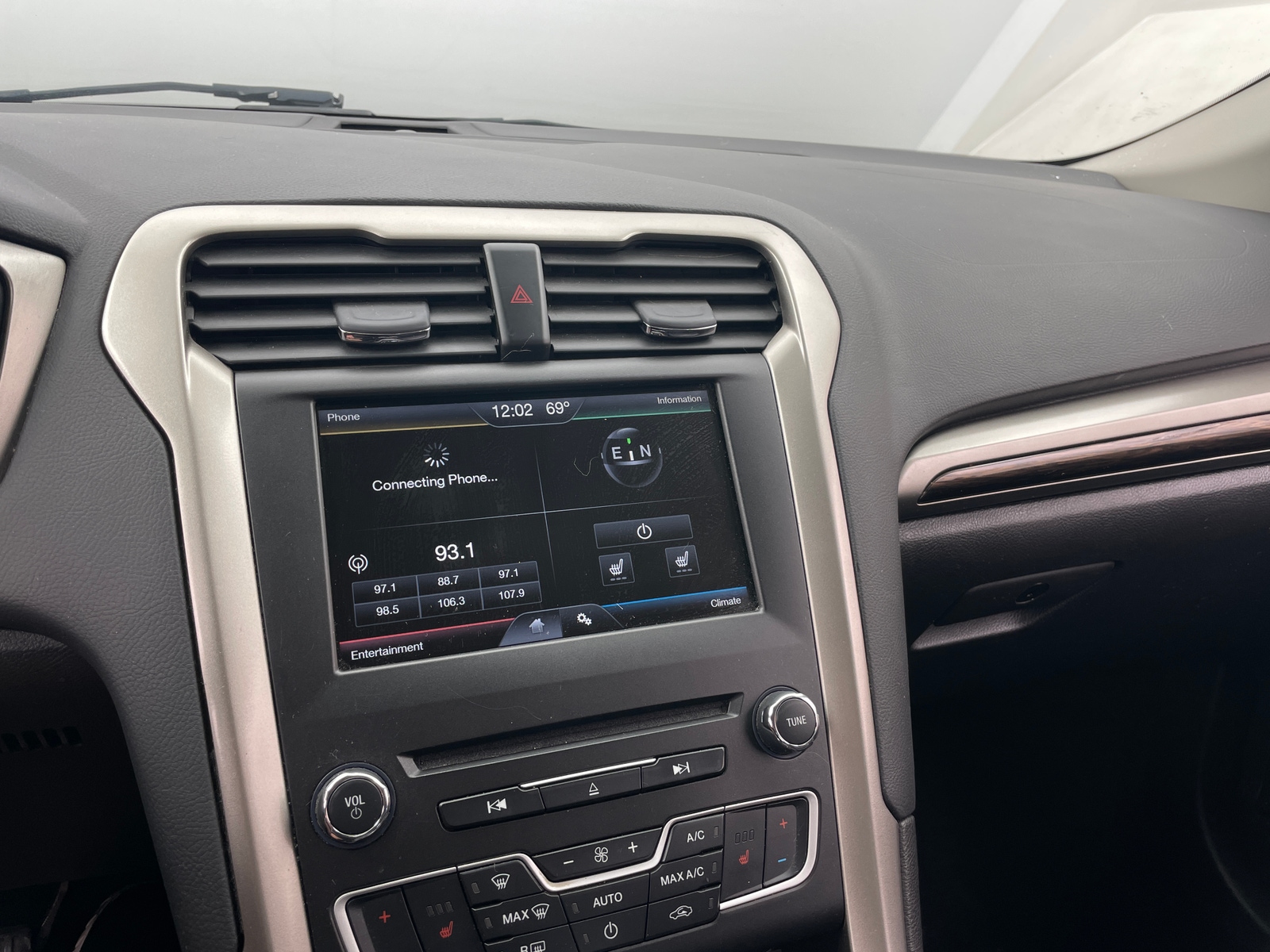 Thumbnail: 2016 Ford Fusion - 3