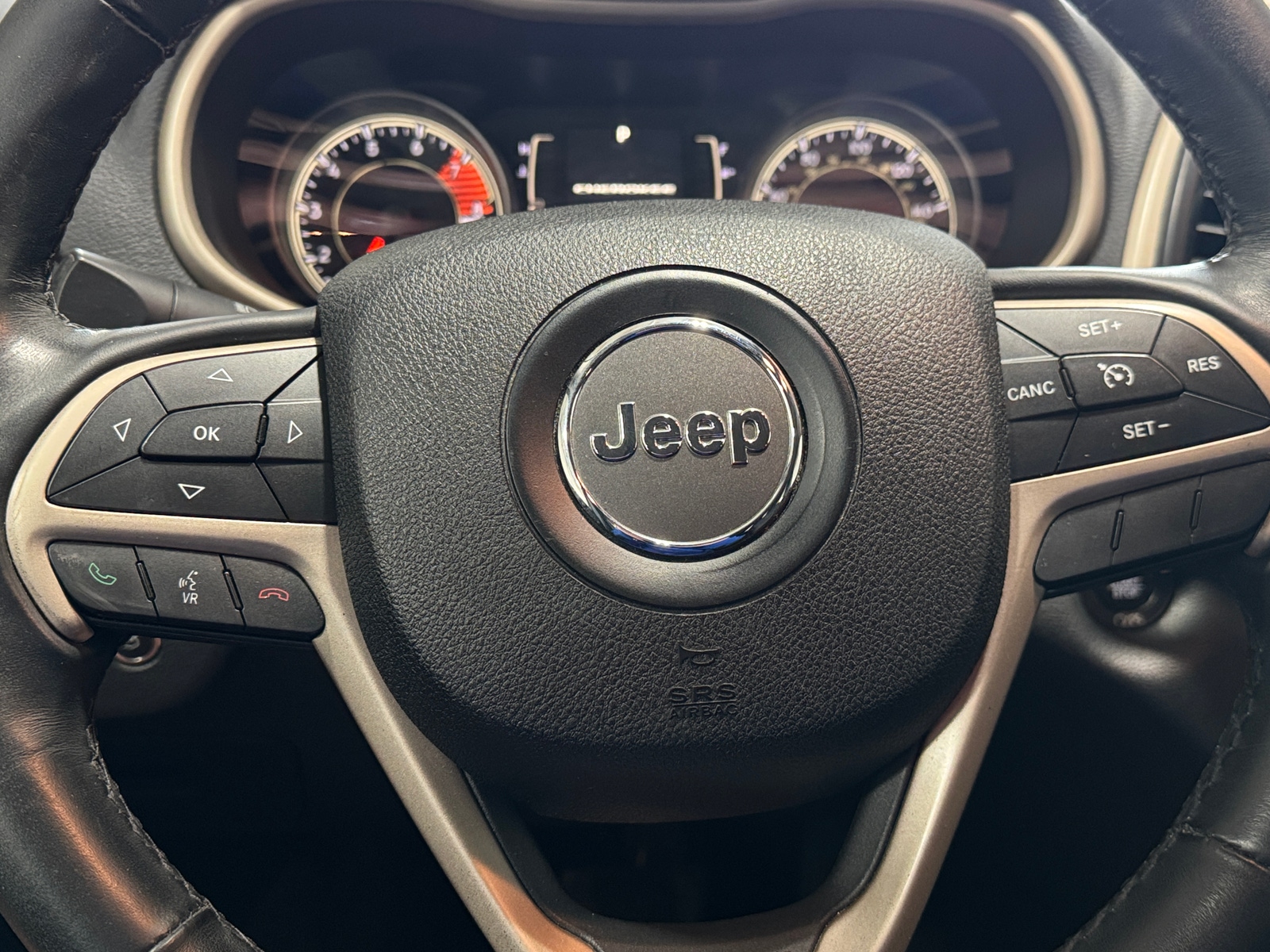 Thumbnail: 2016 Jeep Cherokee - 5