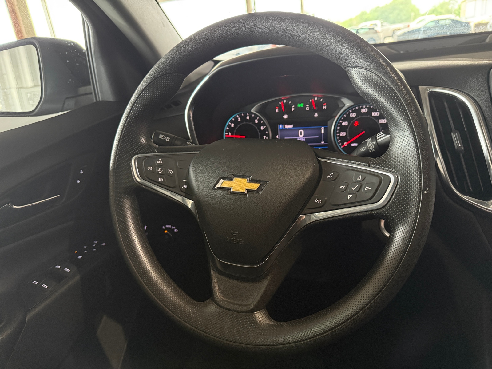 Thumbnail: 2022 Chevrolet Equinox - 5