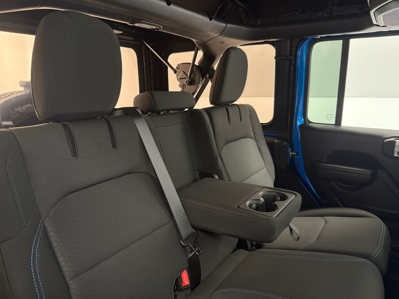 Thumbnail: 2022 Jeep Wrangler - 6