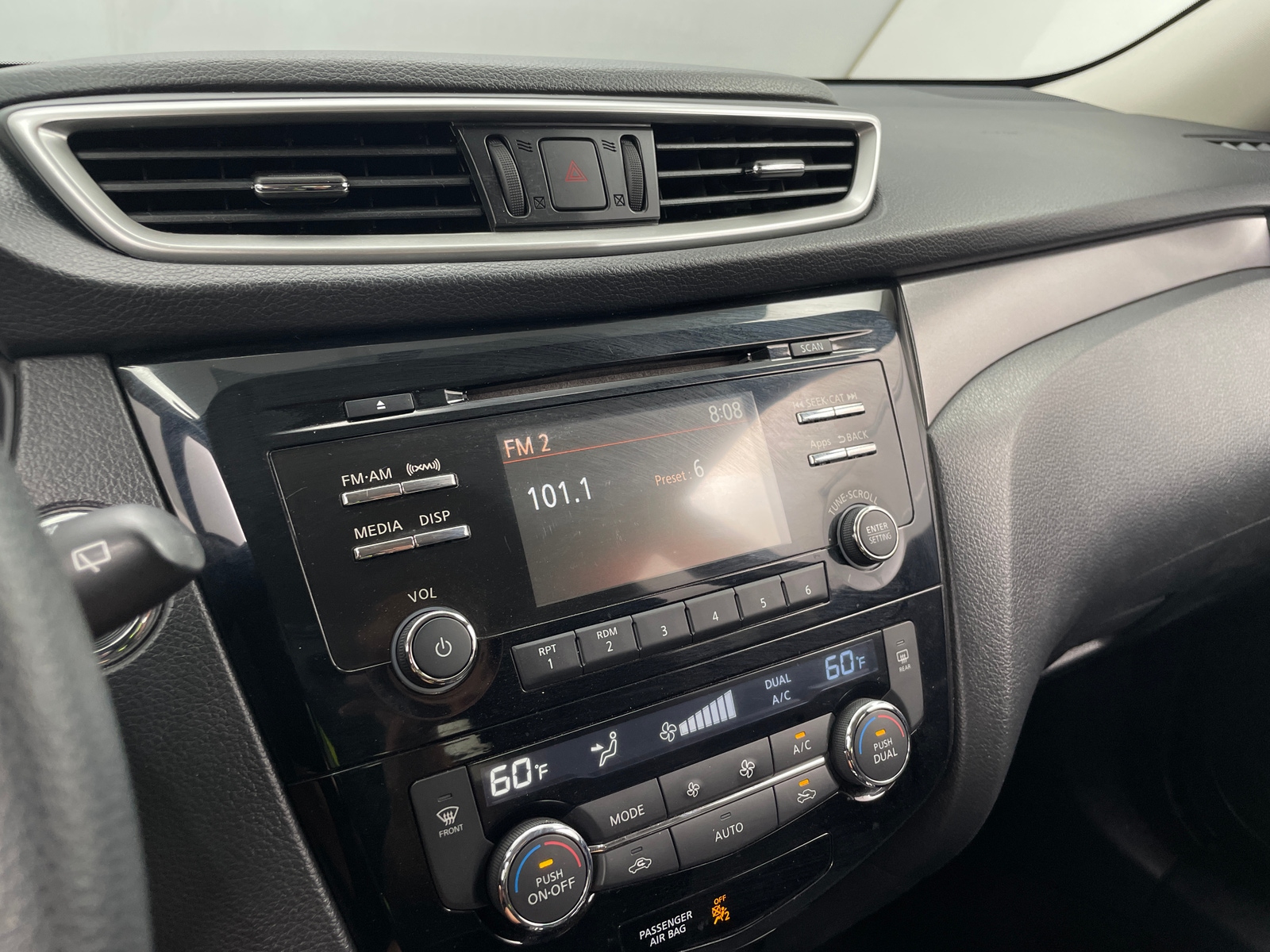 Thumbnail: 2016 Nissan Rogue - 4