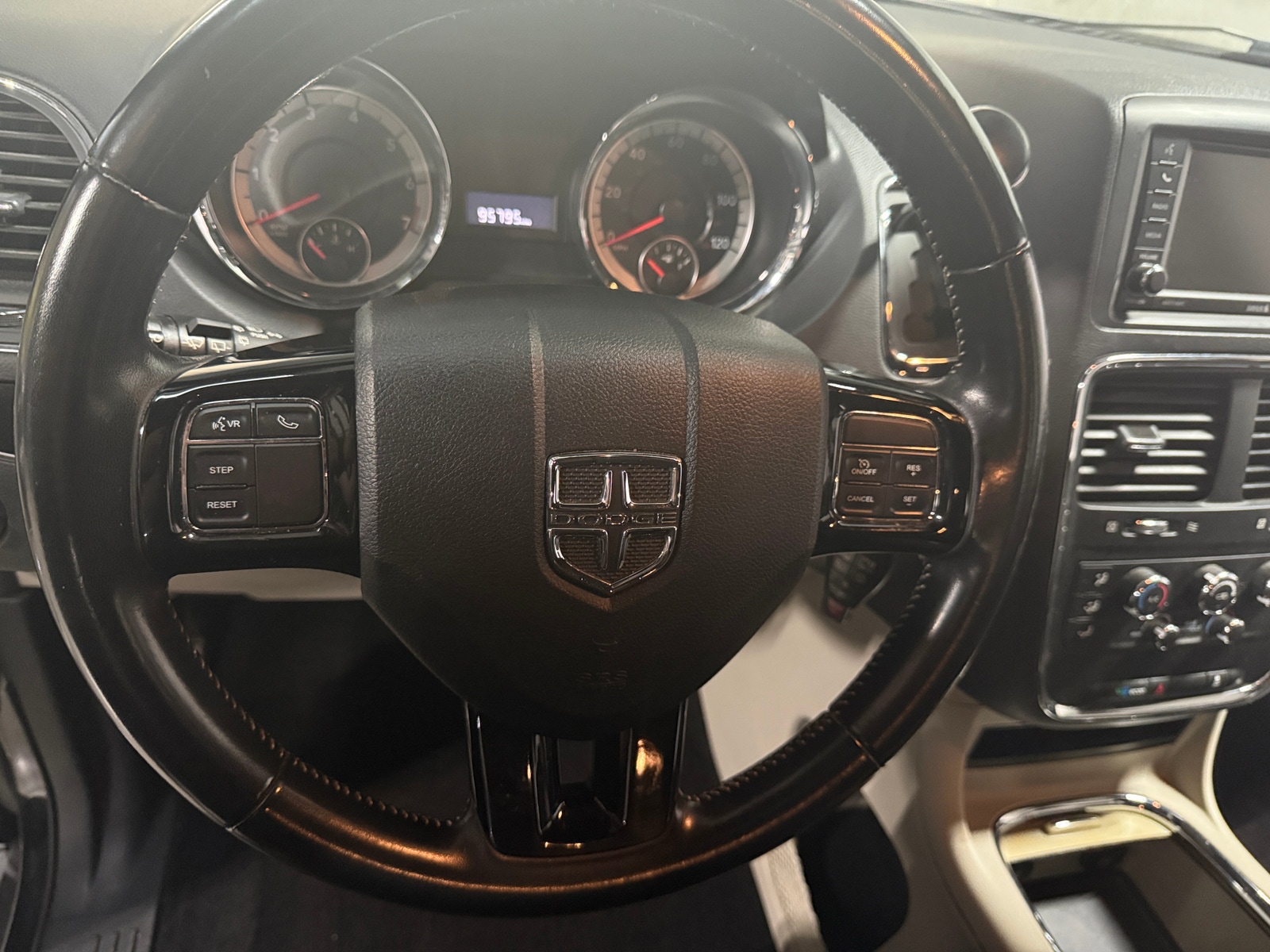 Thumbnail: 2020 Dodge Grand Caravan - 4
