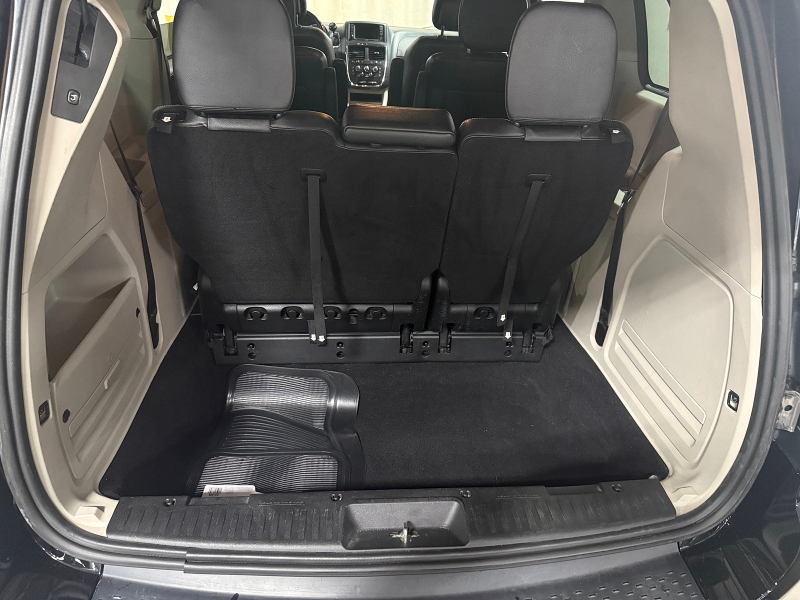 Thumbnail: 2020 Dodge Grand Caravan - 6