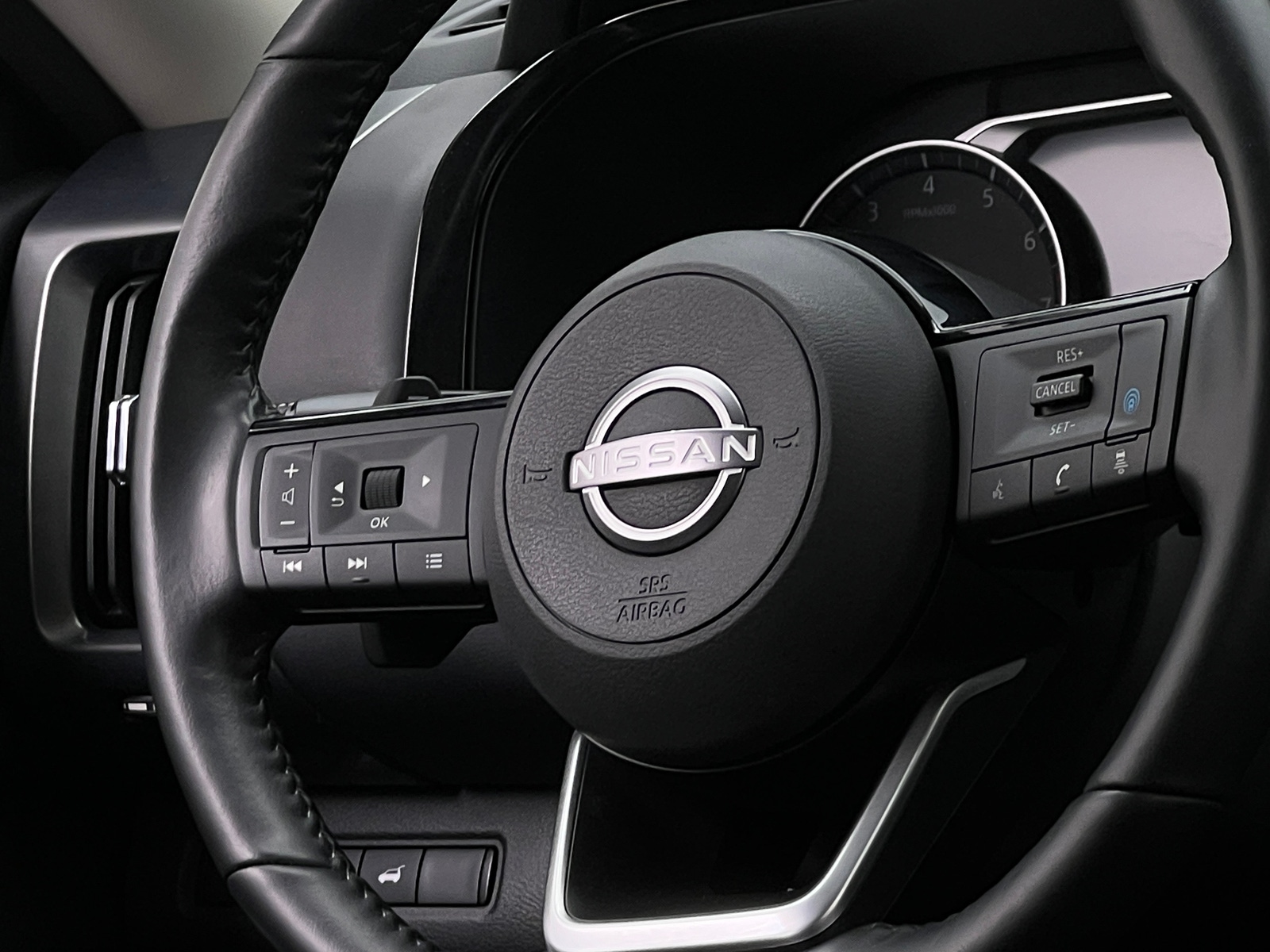 Thumbnail: 2022 Nissan Pathfinder - 4