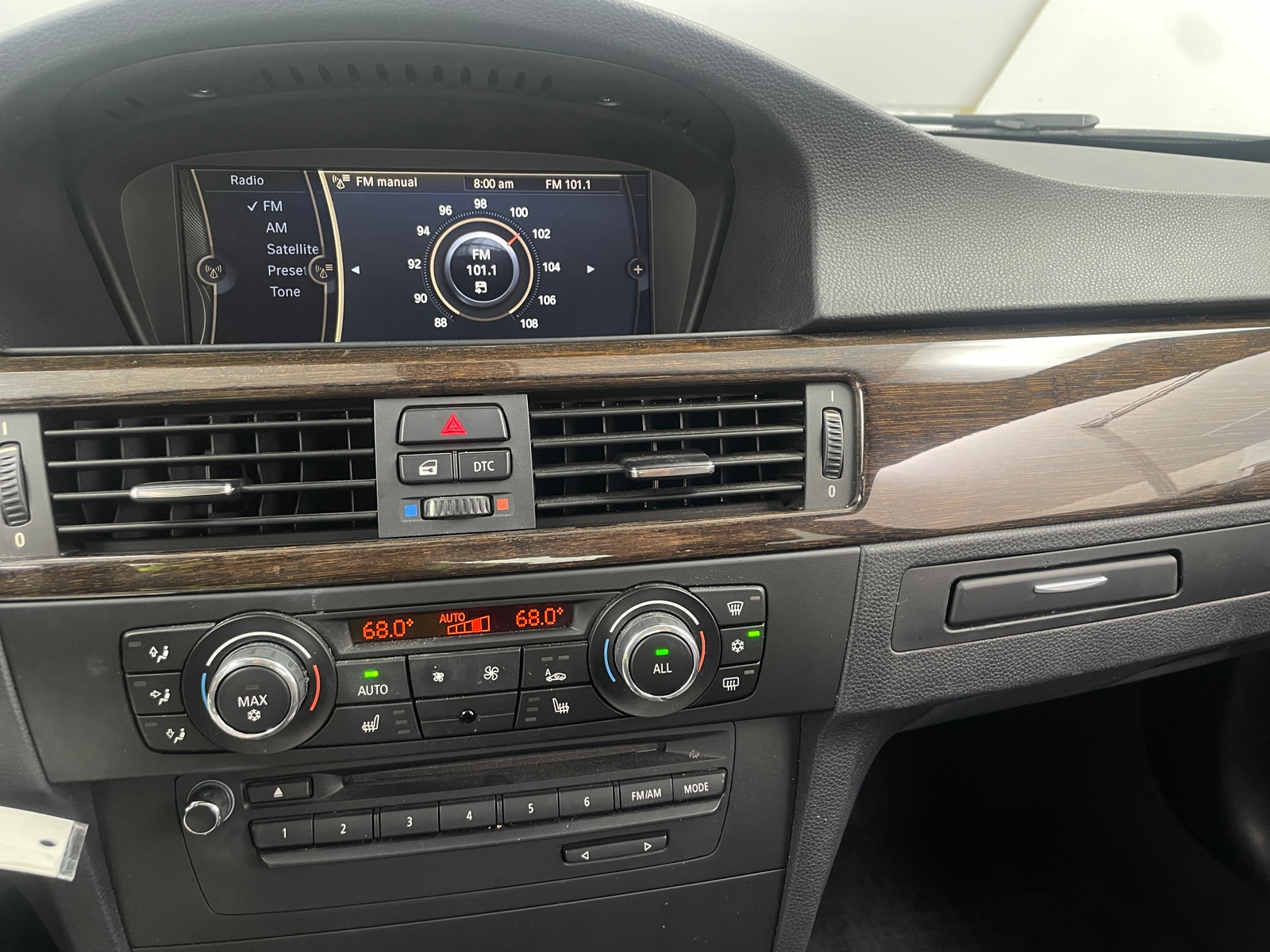 Thumbnail: 2011 BMW 3 Series - 2