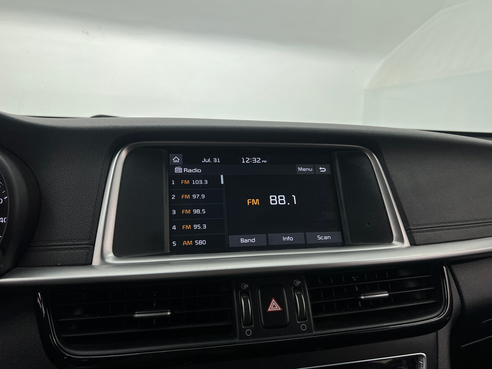 Thumbnail: 2020 Kia Optima - 4